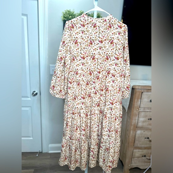 Gorgeous Floral Entro Dress - Size Small - Picture 8 of 9